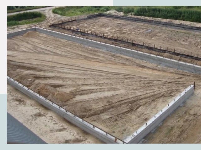 Фундамент для ангаров в Дальнереченск от 611 руб.